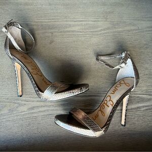 Sam Edelman Leather Heel Ankle Strap Sandal Pewter Boa Print 6